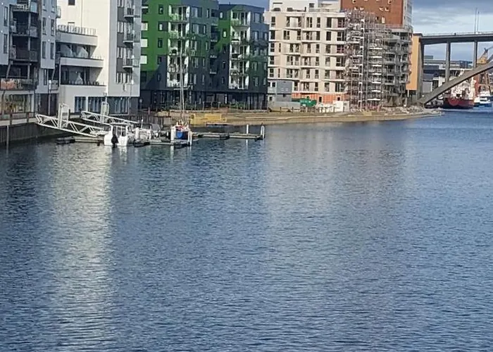 아파트 Bergen City Apartment *
